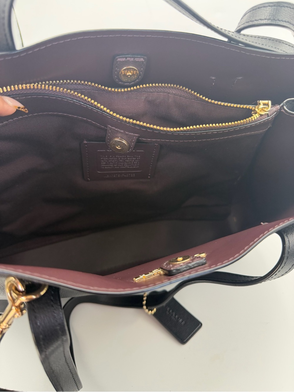 Coach Black Leather Shoulder Bag with Crossbody Strap Gold Logo - Picture 5 of 6